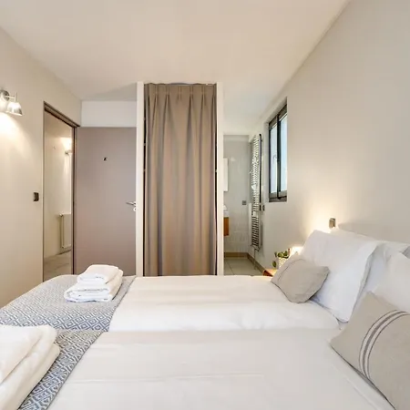 Chalets Safari - Central - Sleeps 6 Or Sleeps 10 *
