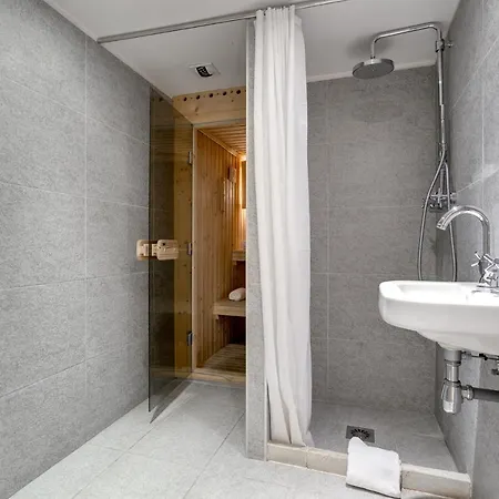 Chalets Safari - Central - Sleeps 6 Or Sleeps 10 *